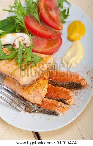 Grilled Samon Filet With Vegetables Salad