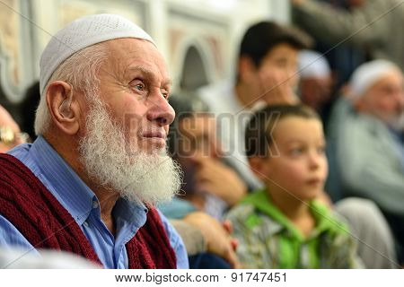 Fatih Mosque Ritual Of Worship Centered In Prayer, Istanbul, Turkey
