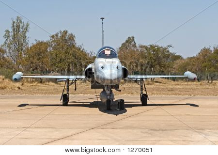 Avión militar