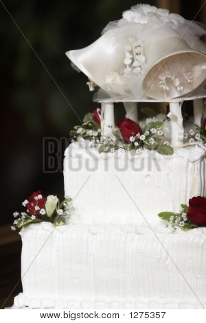 Tort weselny biały