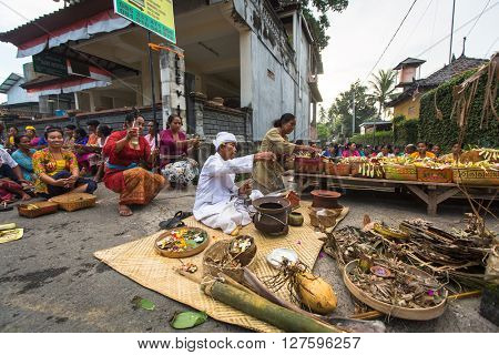 UBUD, BALI - MAR 8, 2016: Unidentified people during the celebration of Nyepi - day of silence, fasting and meditation for the Balinese, also celebrated as New Year, is a public holiday in Indonesia.