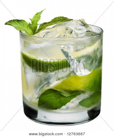 Fresco mojito cocktail isolata on white background.