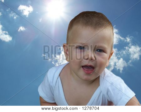 Das Baby und die sonnigen Tag