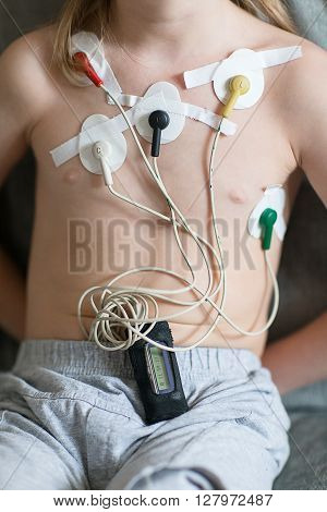 Heart Cardiogram Using Holter