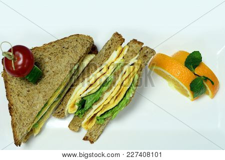 Brown Toast With Eggs & Oranges - Diet-friendly Breakfast