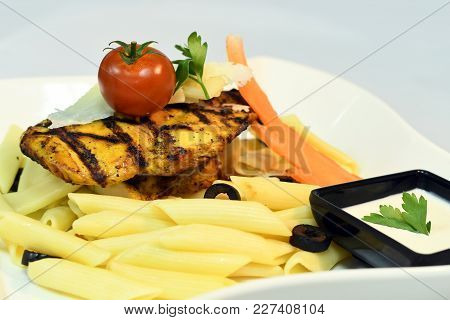 Pasta With Meat, Sauces & Vegetables - Diet-friendly Meal