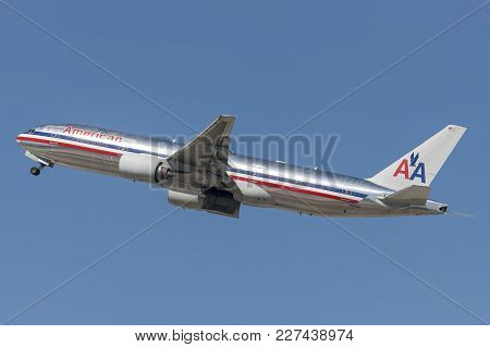 Los Angeles, California, Usa - March 10, 2010: American Airlines Boeing 777 Airplane Taking Off From