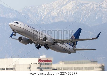Los Angeles, California, Usa - March 10, 2010: Continental Airlines Boeing 737 Airplane Taking Off F