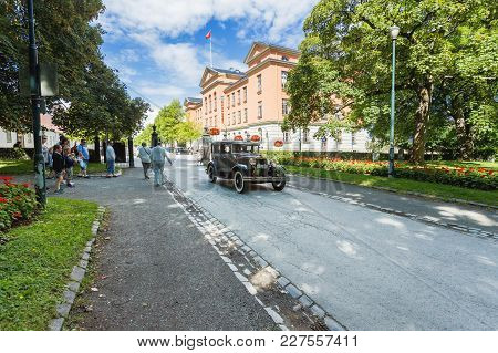 Trondheim, Norway - July 15, 2017. Oldtimer Car On Street Near Radhuset (guildhall) Of Trondheim. Vi