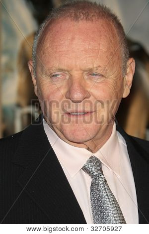 LOS ANGELES - 5 NOV: Anthony Hopkins alla premiere di Beowulf su 5 novembre 2007 a Westwood, Califo
