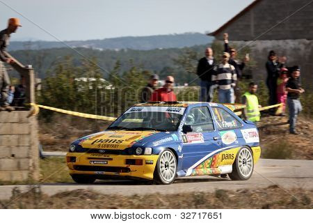 Каштелу-Бранку, Португалия - 10 марта: Фернандо Перес диски Ford Escort Cosworth во время ралли касты