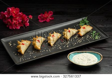 Ebi Gedza Chinese Fried Dumplings With Shrimp And Vegetables, Served With Sauce
