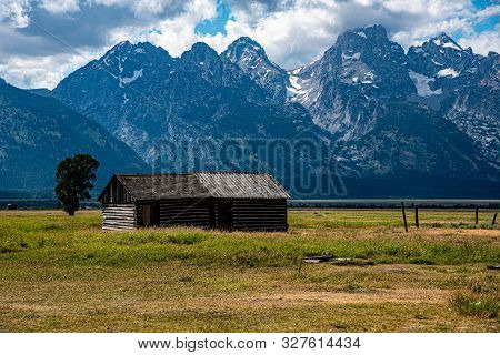 Mormon Home By The Mountain