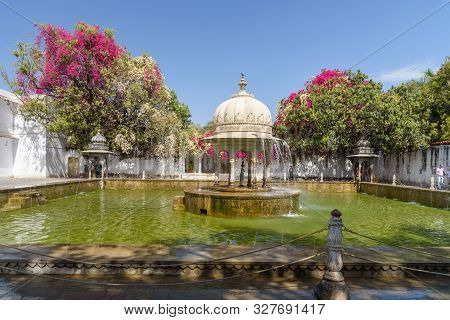 Udaipur, India - February 17, 2019: Fontain In Saheliyon Ki Bari Gardens Or Courtyard Of The Maidens