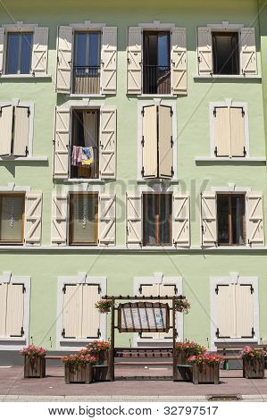 Modane - casa e paragem de autocarros