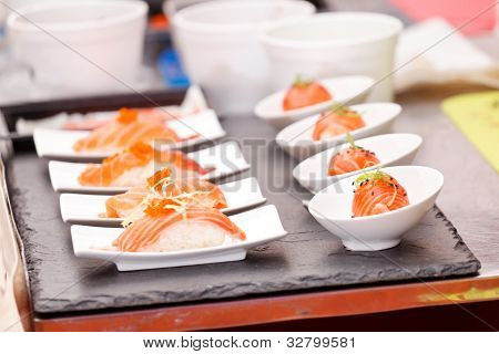Sushi auf dem Tisch