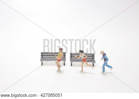 The Mini Runner Figure , The Fun Of Mini World