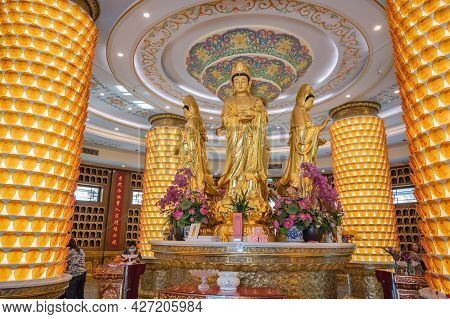 Bangkok,thailand-15 Nov 2020:guanyin Goddress At Foguangshan Thaihua Temple Thailand.fo Guang Shan I