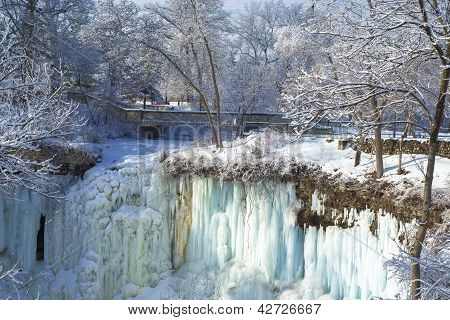 Minnehaha Falls, kładka, zima
