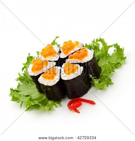 Ikura Maki Sushi - Roll con queso crema dentro. Con Ikura (huevas de salmón)