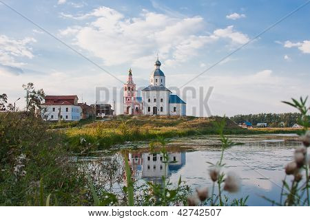 schÃ¶ne Sommerlandschaft bei einem Teich, Vladimirskiy Gebiet, Russland