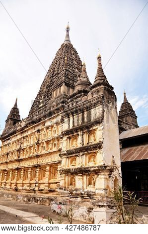 Maha Bodhi Phaya Or Mahabodhi Pagoda Pyay Temple Chedi For Burmese People Foreign Travelers Travel V