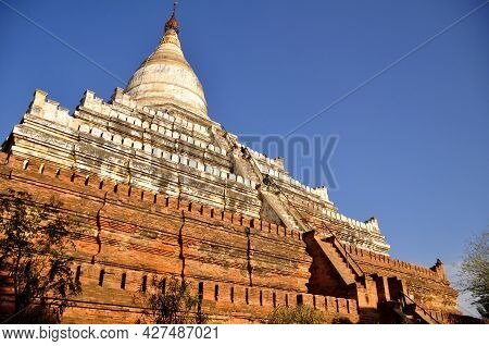 Shwesandaw Pagoda Pyay Temple Chedi Burma Style For Burmese People And Foreign Travelers Travel Visi