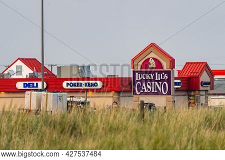 Anaconda, Montana - July 11, 2021: A Lucky Lils Casino Sign At A Towne Pump Gas Station, Taken At Du