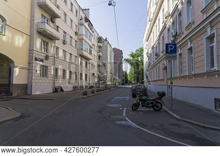 Moscow, Russia - July 18, 2021: Golikovsky Lane. Zamoskvorechye, Moscow, Sunny Morning In Mid-july.