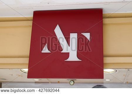Toulouse , Occitanie France  - 06 25 2021 : Armand Thierry Sign Text Store And Logo Brand Shop On Fa