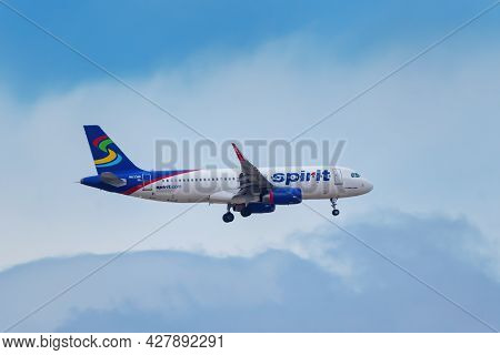 Denver, Usa-october 17: Airbus A320 Operated By Spirit Flies On October 17, 2020 Near Denver Interna