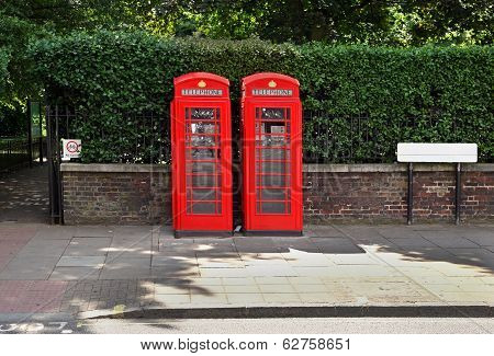 British Phoneboots