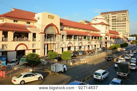 Sule Boulevard With Bogyoke Market In Yangon