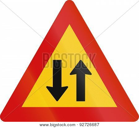 Opposing Traffic In Iceland