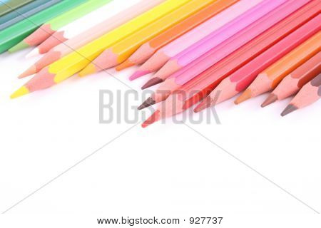 ดินสอสีมีสีสันสวยงาม