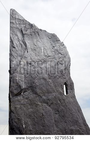 Sharp Rock Head Stone