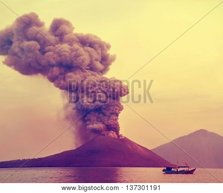 the boat amid the eruption of Anak Krakatau
