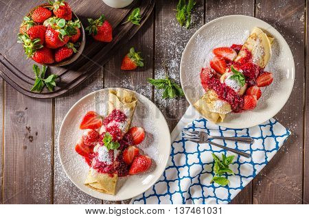 Pancakes With Strawberries