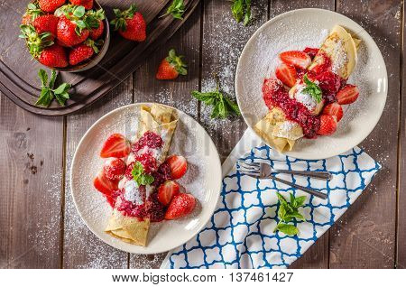 Pancakes With Strawberries