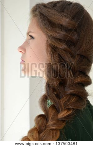 Hairstyle with long hair - girl in eastern dress