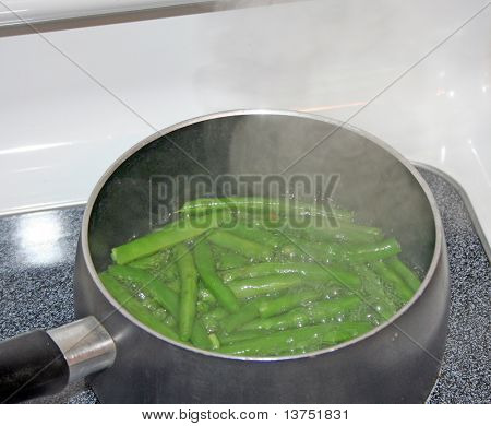 Fagiolini al vapore sul fornello