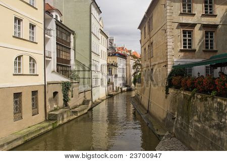 Den smukke kanal Zlata Prag