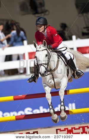 VALENCIA, Španělsko - 8. května: Rider Bellm, kůň starý mlýn Alibi, Velké Británie v globální mistrů na