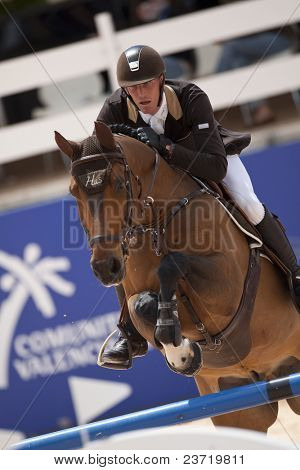 VALENCIA, Espanha - 8 de maio: França de Staut, cavalo Brasil, piloto no Global Champions Tour Valência 201
