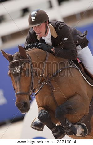 VALENCIA, Espanha - 8 de maio: França de Staut, cavalo Brasil, piloto no Global Champions Tour Valência 201