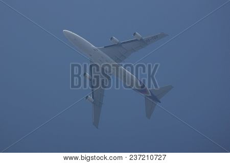 Hs-tgx Boeing 747-400 Of Thaiairway.