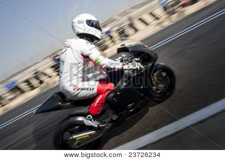 VALENCIA, Španělsko - 11. února: Účastník 125ccm a Moto2 testování - Mattia Pasini - února