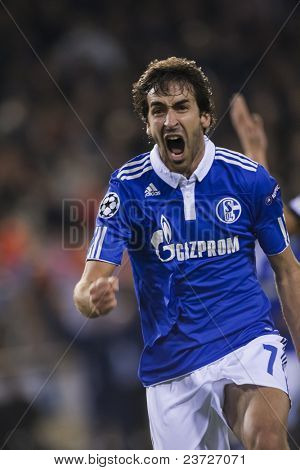 VALENCIA, Spanien - 15. februar - Raul Gonzalez i UEFA Champions League mellem Valencia C.F. vs 