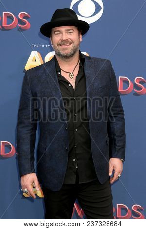 LAS VEGAS - APR 15:  Lee Brice at the Academy of Country Music Awards 2018 at MGM Grand Garden Arena on April 15, 2018 in Las Vegas, NV