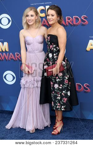 LAS VEGAS - APR 15:  Madison Marlow, Taylor Dye, Maddie and Tae at the Academy of Country Music Awards 2018 at MGM Grand Garden Arena on April 15, 2018 in Las Vegas, NV